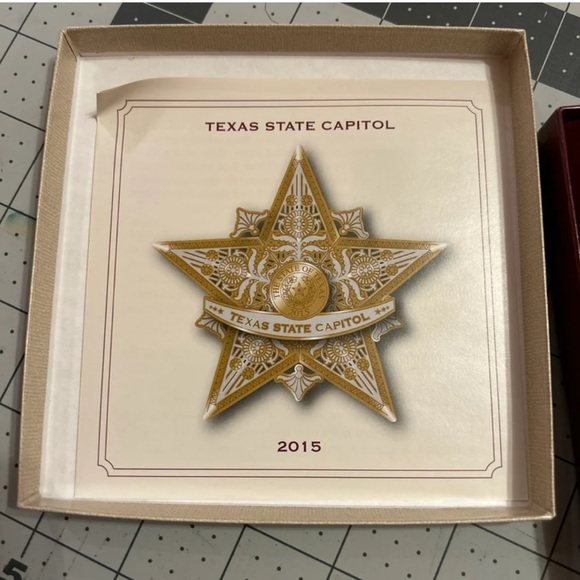 NIB 2015 Texas State Capitol Austin Christmas Ornament - Picture 3 of 3